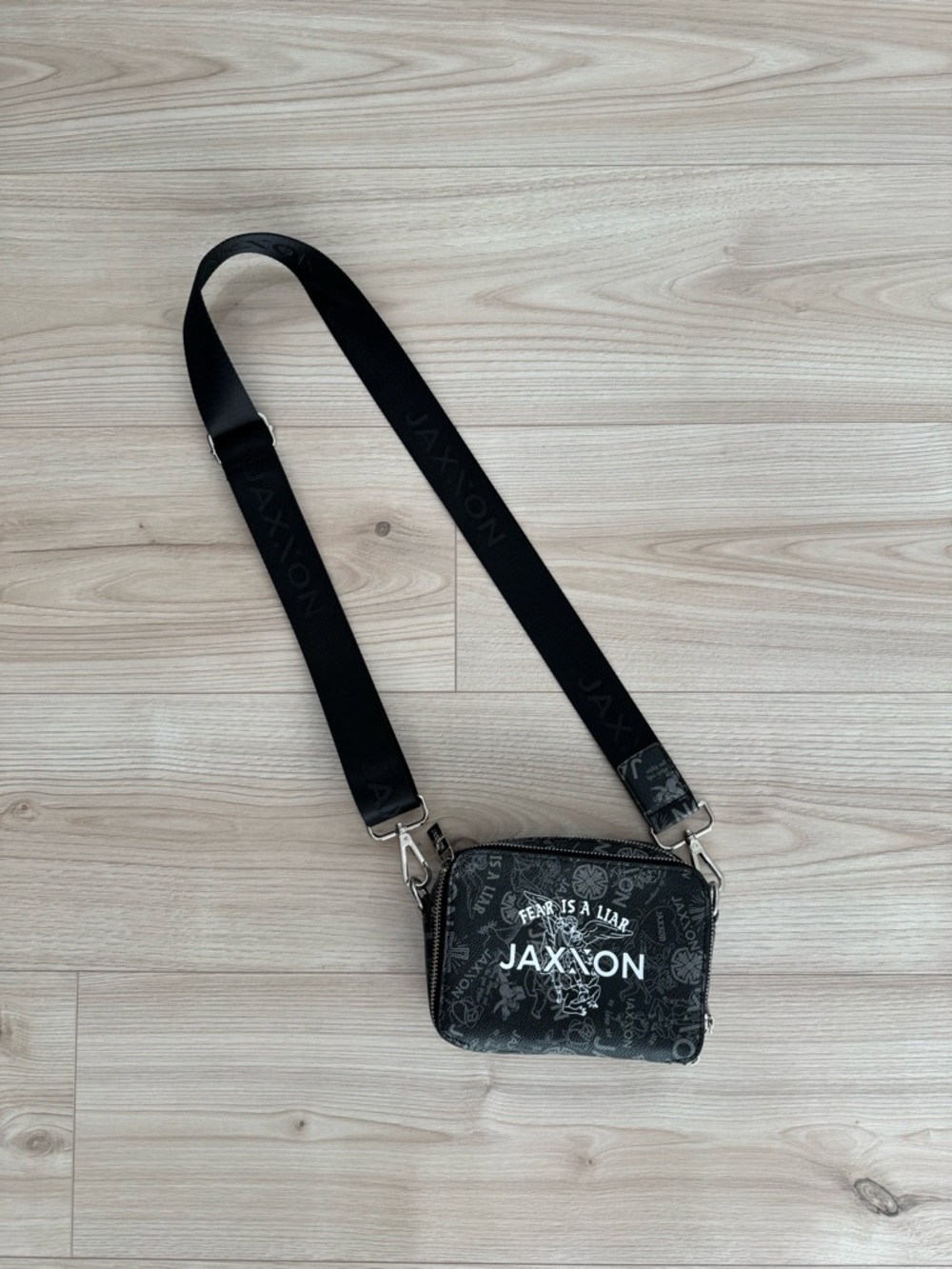 Jaxxon crossbody bag